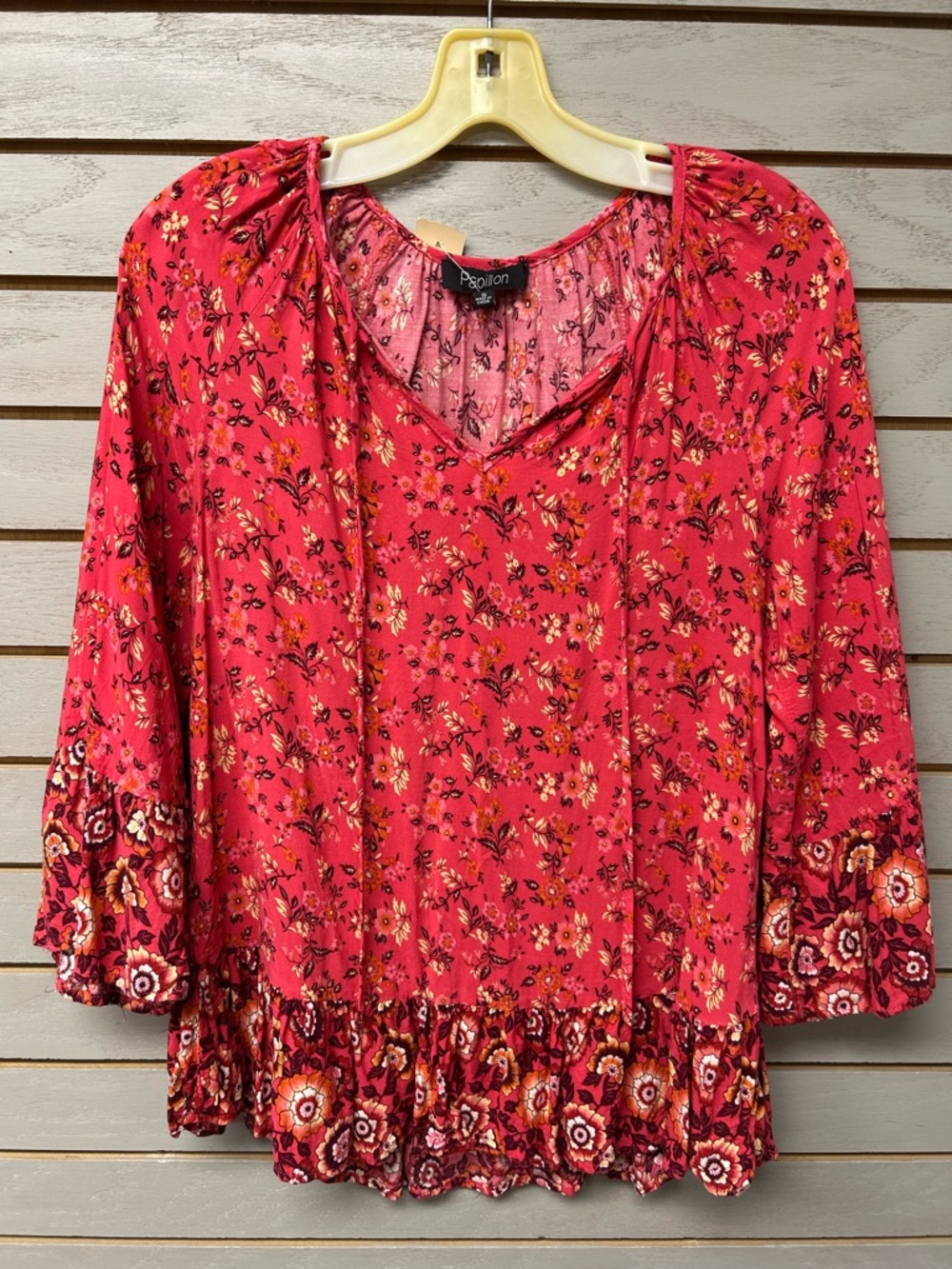 Papillon Blanc Raspberry Pink Floral V-Neck Ruffle Hem Tunic Top